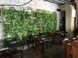 Le Saigon Cafe Bar Restaurant food