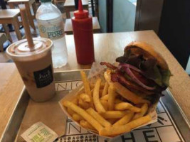 The Hub Burger Bar food