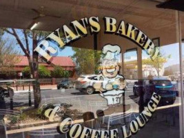 Ryan's Bakery outside