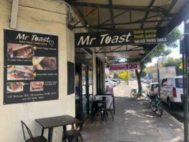Mr. Toast inside