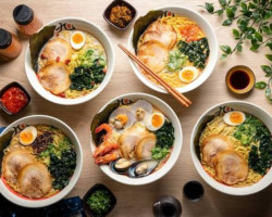 Jiǔ Tāng Wū Rì Běn Lā Miàn Tái Dōng Zhōng Huá Diàn food