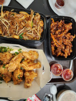 Wei Wei Asian Express food
