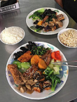 Ming Der Vegetarian Buffet food