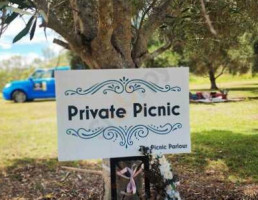 The Picnic Parlour outside