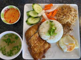 Phong Dinh Noodle House food