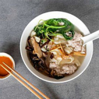 Dà Shī Xiōng Dai C Heng Pork Noodle food