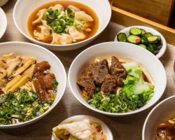 Jiǔ Wǔ Niú Ròu Miàn Bā Dé Diàn food