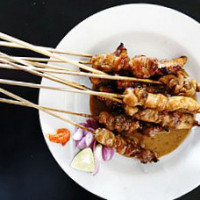 Sue Satay Pasir Tumboh food