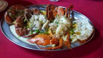 Zhong Hua Lou Seafood Restauran inside
