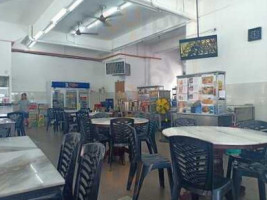 Kopitiam Saujana White Coffee inside