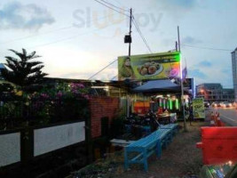 Kuih Keria Antarabangsa outside