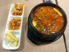 Kimchiharu food