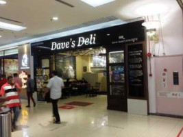 Dave's Deli (atria) food