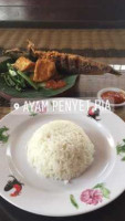 Restoran Ayam Penyet Ria food