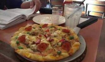 Us Pizza Kluang food