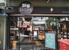 Big Bites Cafe food