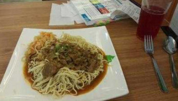 Salam Noodles food