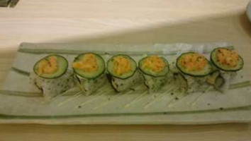Sushi Zanmai inside