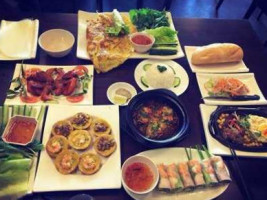 Mimi Nguyen Cafe food