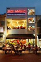 Juz Waffle Cafe food