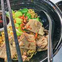 Mee Kolok Siti Sarawak food