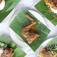 Cik Siti Nasi Kukus food