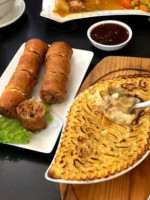 Khoon Pastry House food