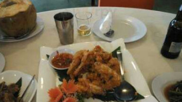 Awet Thai Seafood food