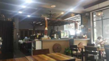B.e Cafe inside