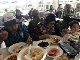 Sepinang Sari Cafe And food
