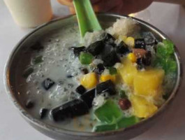 New Tropical Garden Steamboat food