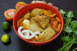 Aliang Fish Noodle food