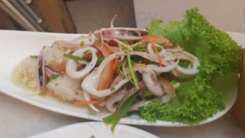Golden Thai Seafood food