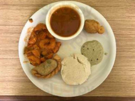 Maurya Multi Cuisine Restaurant And Bar food