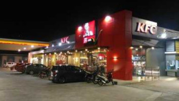 Kfc Bandar Putra Permai outside