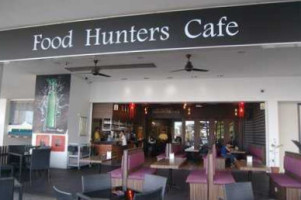 Food Hunters Cafe inside