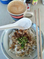 Ah Lo (traditional Noodle Shop) food
