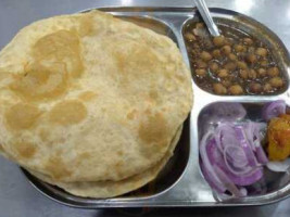 Sardar Ji Ke Chhole Bhature food