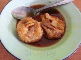 Tiong Hua Road Kompia food