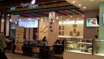 Nyonya Colors First World Plaza food