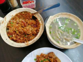 Heun Kee Claypot Chicken Rice (taman Connought) food