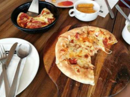 Pizza Hut Jitra food