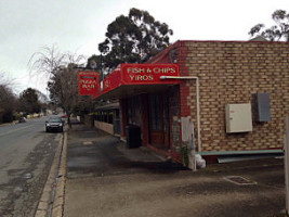 Birdwood Country Pizza Parlour outside