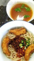Sk Seafood Noodles food