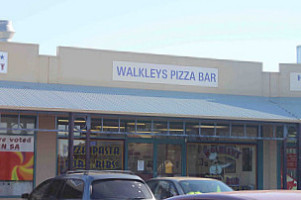 Walkley's Pizza outside