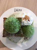 Miru Dessert Cafe inside