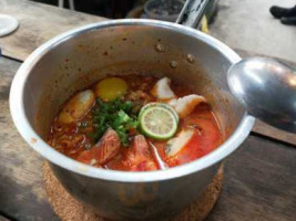 Little Rara Thai Noodle House food