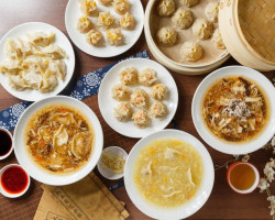 Zhuǎn Jiǎo Jiǎo Zi Guǎn Dumplings Shop food