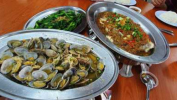 Hua Wang Steamed Fish Head food