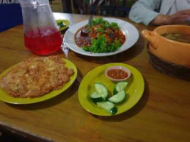 Restoran Dalam Taman D'tasek food